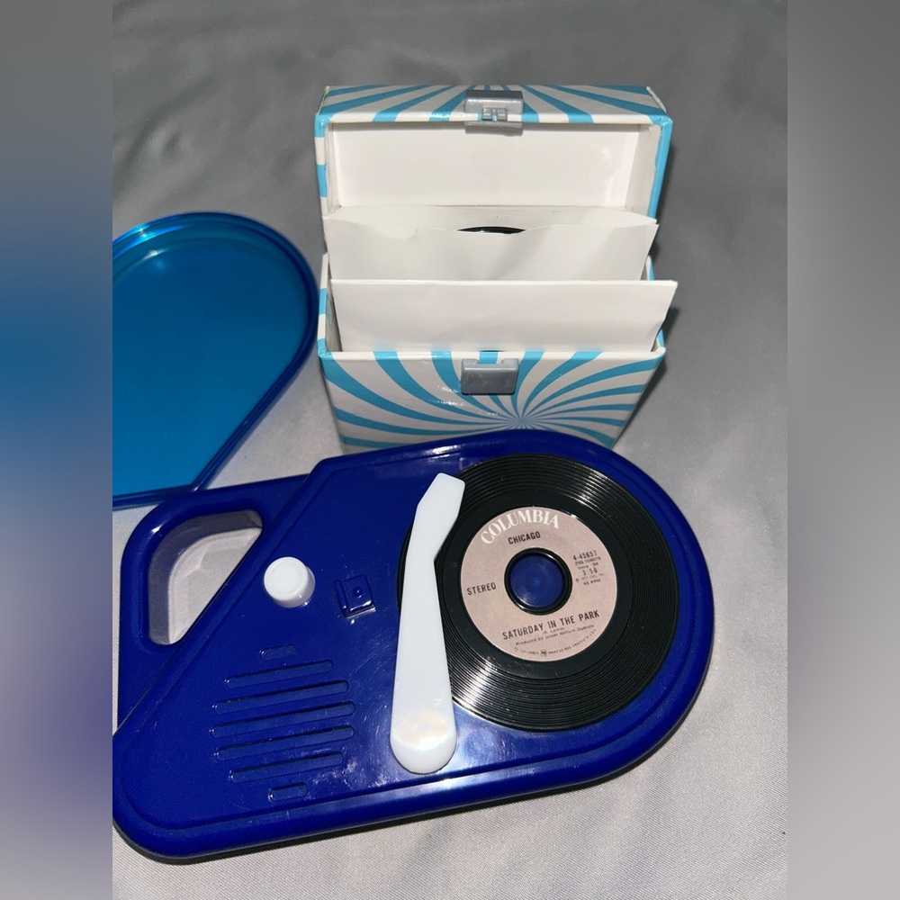 American girl Julie sound/recording Tape Recorder ,Record Player, 3 Records case - Picture 7 of 12